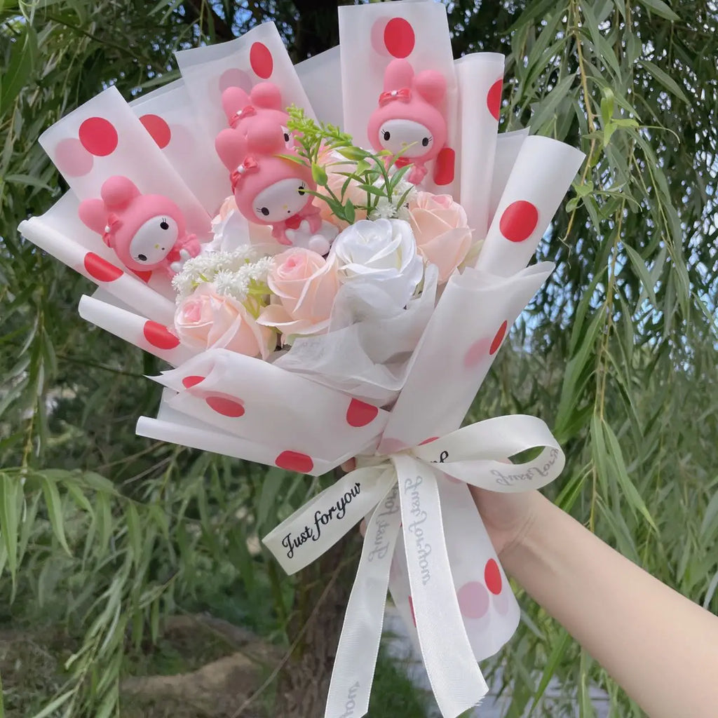 Cute Hello Kitty toy with romantic flower set