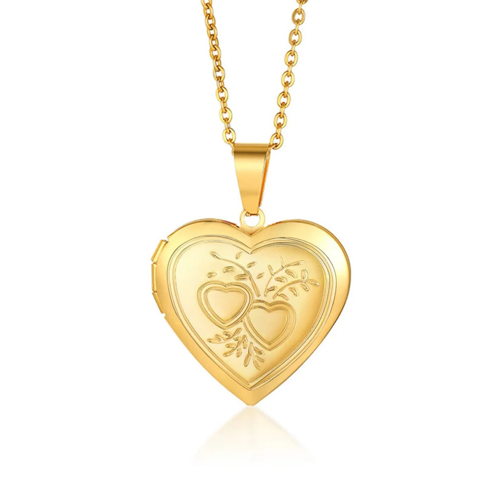 Heart locket gift idea for romantic occasions